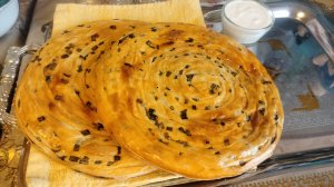 Узбекская кухня. "Фатыр" с зелёным луком.