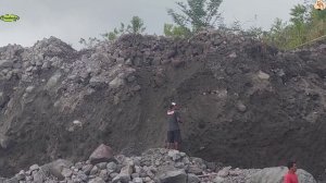 Строительство, обзор карьера, ручная сборка песка