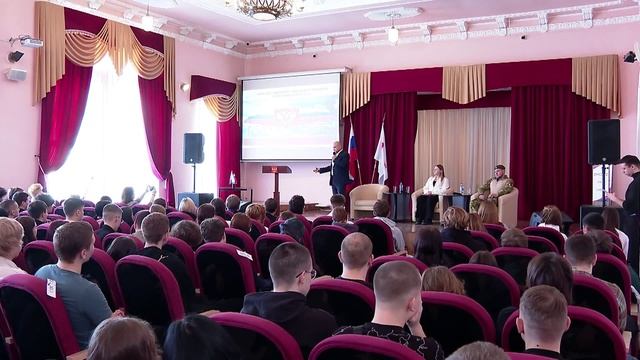 Потерявший ногу алтайский участник СВО занялся патриотическим воспитанием молодёжи смотреть онлайн