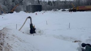 Нагнетание воды в скважину под давлением (промывка помпой)