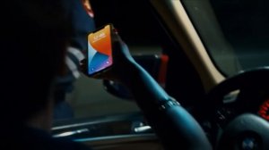 Не опускайте стекло полностью. Не выполняйте приказы