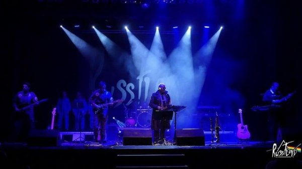 Russ Floyd - The Wall  live