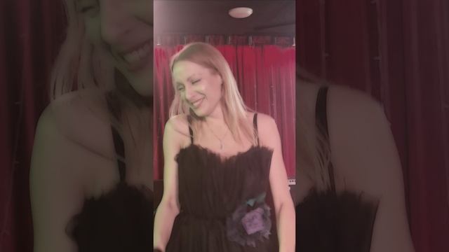 Вика Улялюм-Новогодняя ! 🔥 про то как нужно умело забывать текст песни 🤣