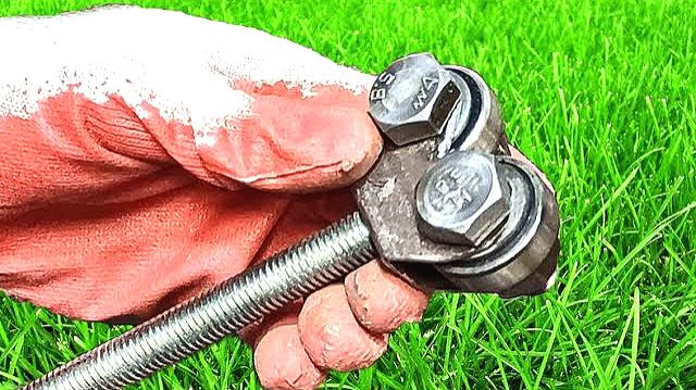 Мужичок из гаражей удивил своим изобретением смотреть онлайн