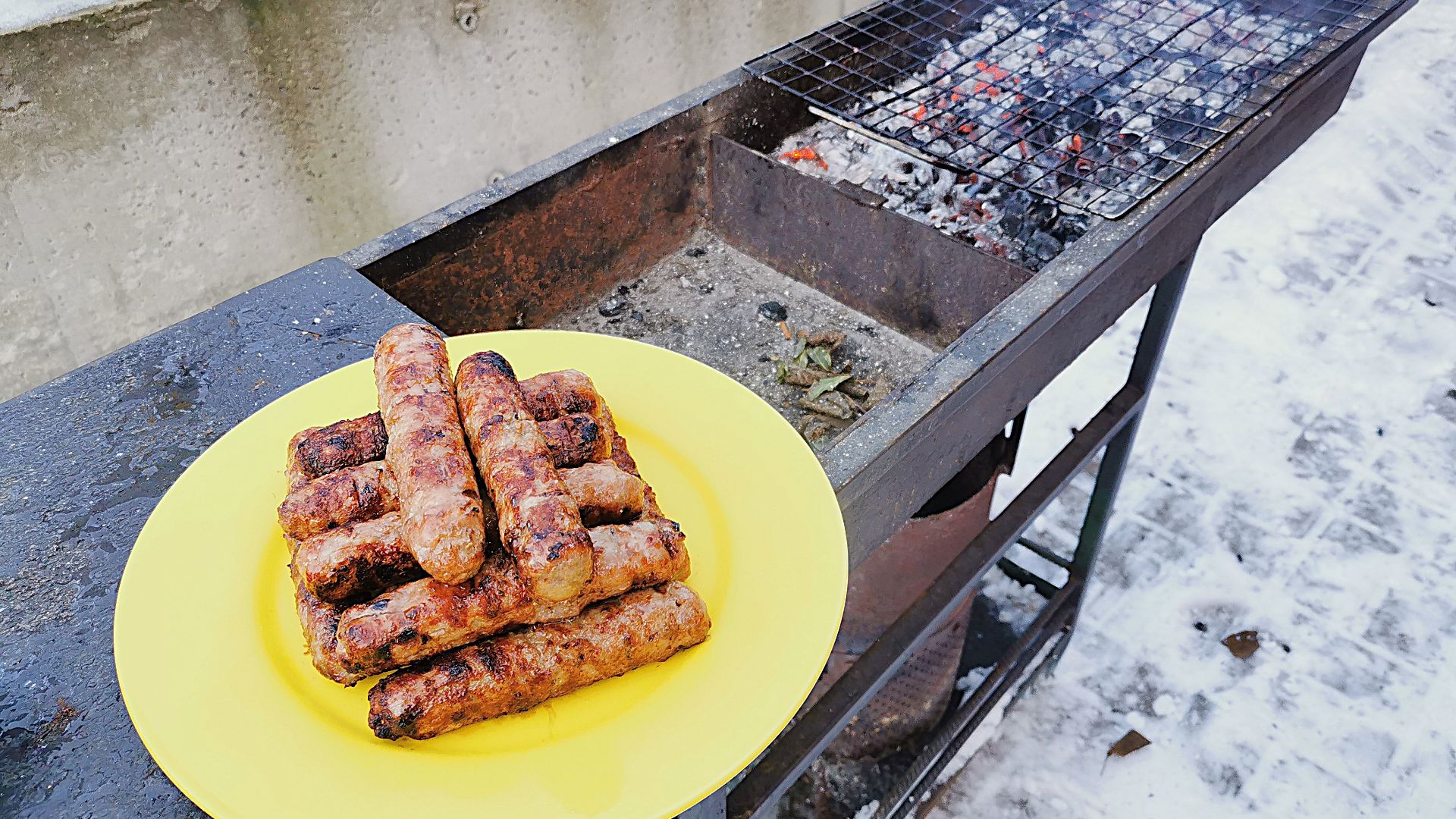 Колбаски гриль смотреть онлайн