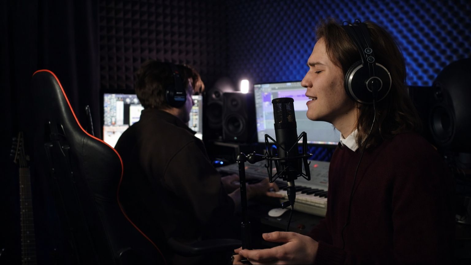 Ваня Дмитриенко – ШЁЛК │ Акустическая версия MUSTAEV