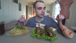 МУКБАНГ СКУМБРИЯ НА ГРИЛЕ С КАРТОШКОЙ / РЫБА / ШАУРМА / САЛАТ ВИТАМИННЫЙ / Mukbang / АСМР