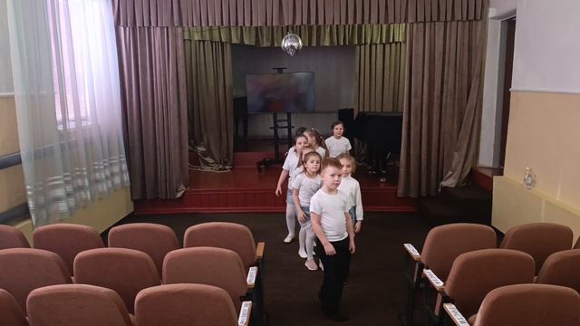 Младший хореографический коллектив ИСКОРКИ