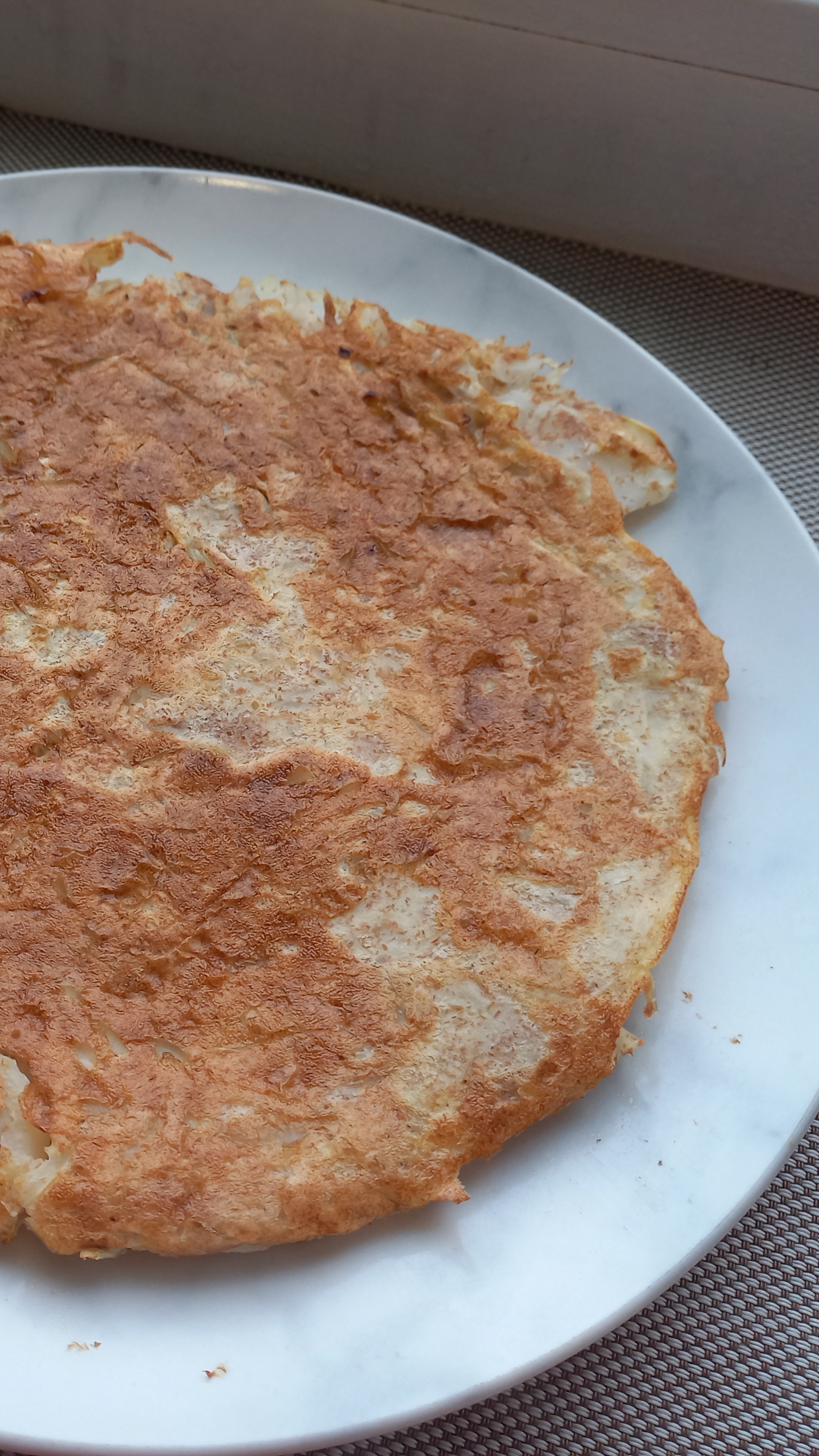 Капустная лепешка на сковороде