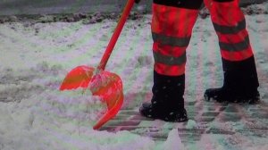 Зима заваливает  пушистыми снежинками        ПОДПИШИСЬ