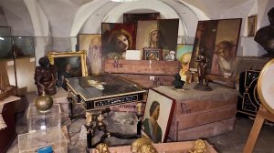 В дни блокады в Исаакиевском соборе спасали музейные ценности, которые не успели эвакуировать.