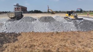 Новый проект бульдозера SHANTUI C3 для перемещения породы с помощью самосвала весом 25 тонн, который