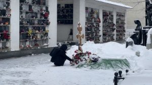 ДОЧЬ ВАЛЕНТИНЫ ТАЛЫЗИНОЙ С КРИКАМИ НАБРОСИЛАСЬ НА ЖУРНАЛИСТА | ВАГАНЬКОВСКОЕ КЛАДБИЩЕ 22.01.2026