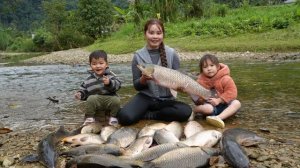 Ловлю и заготавливаю гигантскую речную рыбу для продажи на рынке. Приготовление каши для дочери