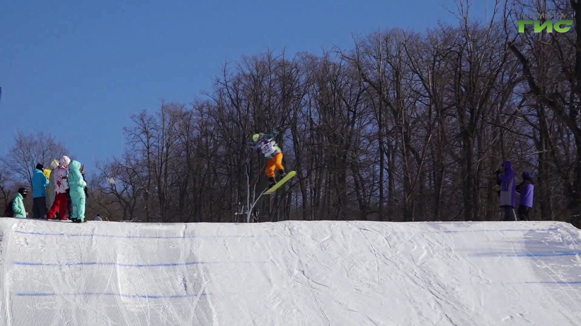 Сноубордисты из разных регионов России собрались на первенство Самарской области на Красной Глинке