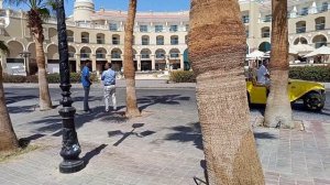 Прогулка по красивой набережной  в районе Сахл Хашиш . Ах какая площадь Arrival Plazz