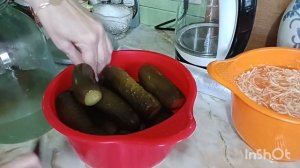 Обед готов.Спасаю огурцы.