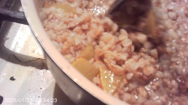 Приготовил гречневую кашу для домашних и себя - добавил немного тыквы для вкуса и витаминизации