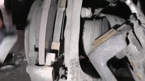 Замена передних тормозных колодок Chevrolet Niva