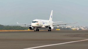 Российские Ил-114-300 и SJ100 прилетели на выставку в Индию