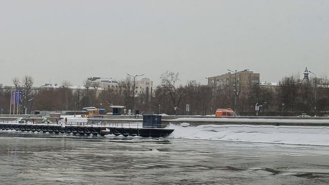 Прогулка в будни на речном трамвайчике. смотреть онлайн