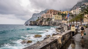 Капри Италия облачное настроение и прогулка вдоль островного побережья