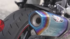 Процесс производства глушителей для мотоциклов.