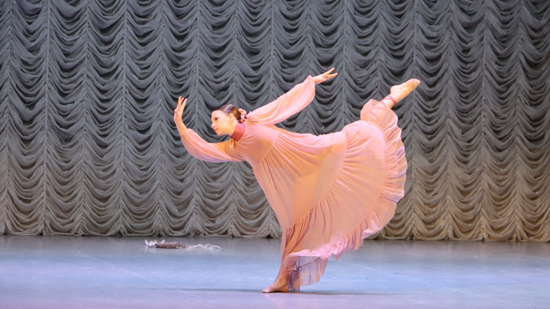 Современный танец Эхо предков смотреть онлайн