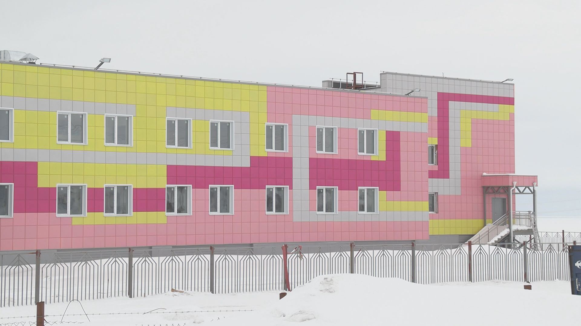 600 МИЛЛИОНОВ УЩЕРБА смотреть онлайн