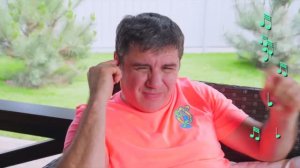 Настя ужасно поёт и мешает Папе  -  Nastya and Papa Pretend Play with Musi