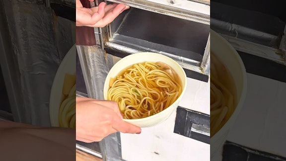 Ретро-торговые автоматы, которые уже много лет продают лапшу удон и соба смотреть онлайн