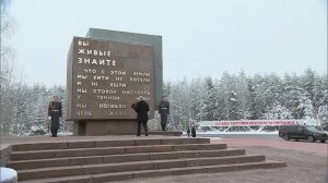 Президент возложил цветы к памятнику «Рубежный камень»