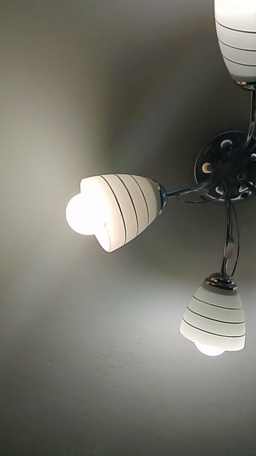 Лампы сильно нагреваются. Подозрение на большую подачу электричества в мою квартиру