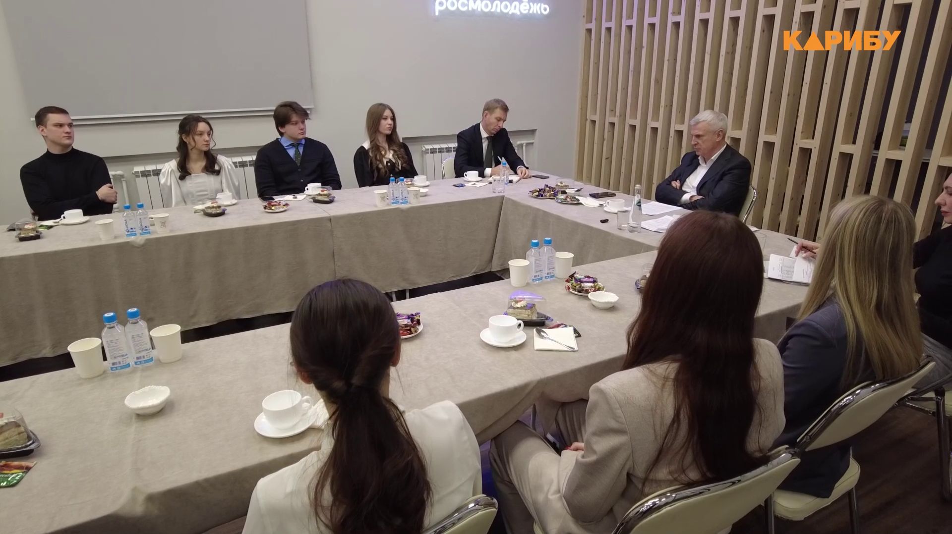 Губернатор Сергей Носов провёл встречу с магаданскими студентами смотреть онлайн