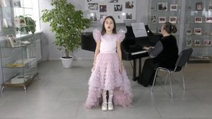 Клягина Карина. Р.н.п. в обр. В. Рустамова "В сыром бору тропина"