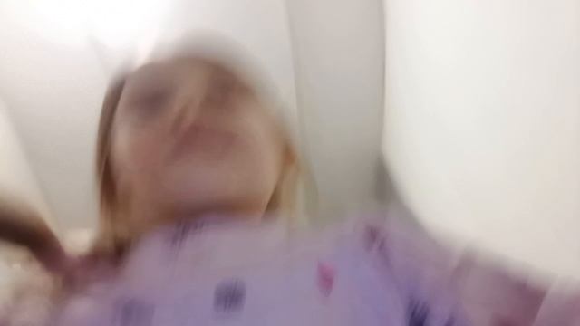 Слышать какие-то звуки