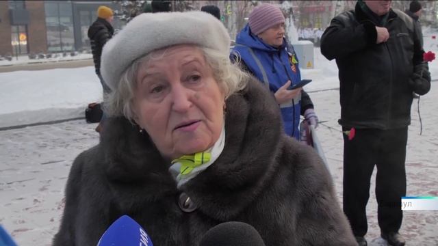 В День снятия блокады Ленинграда в Барнауле состоялась церемония возложения цветов к Мемориалу Славы смотреть онлайн