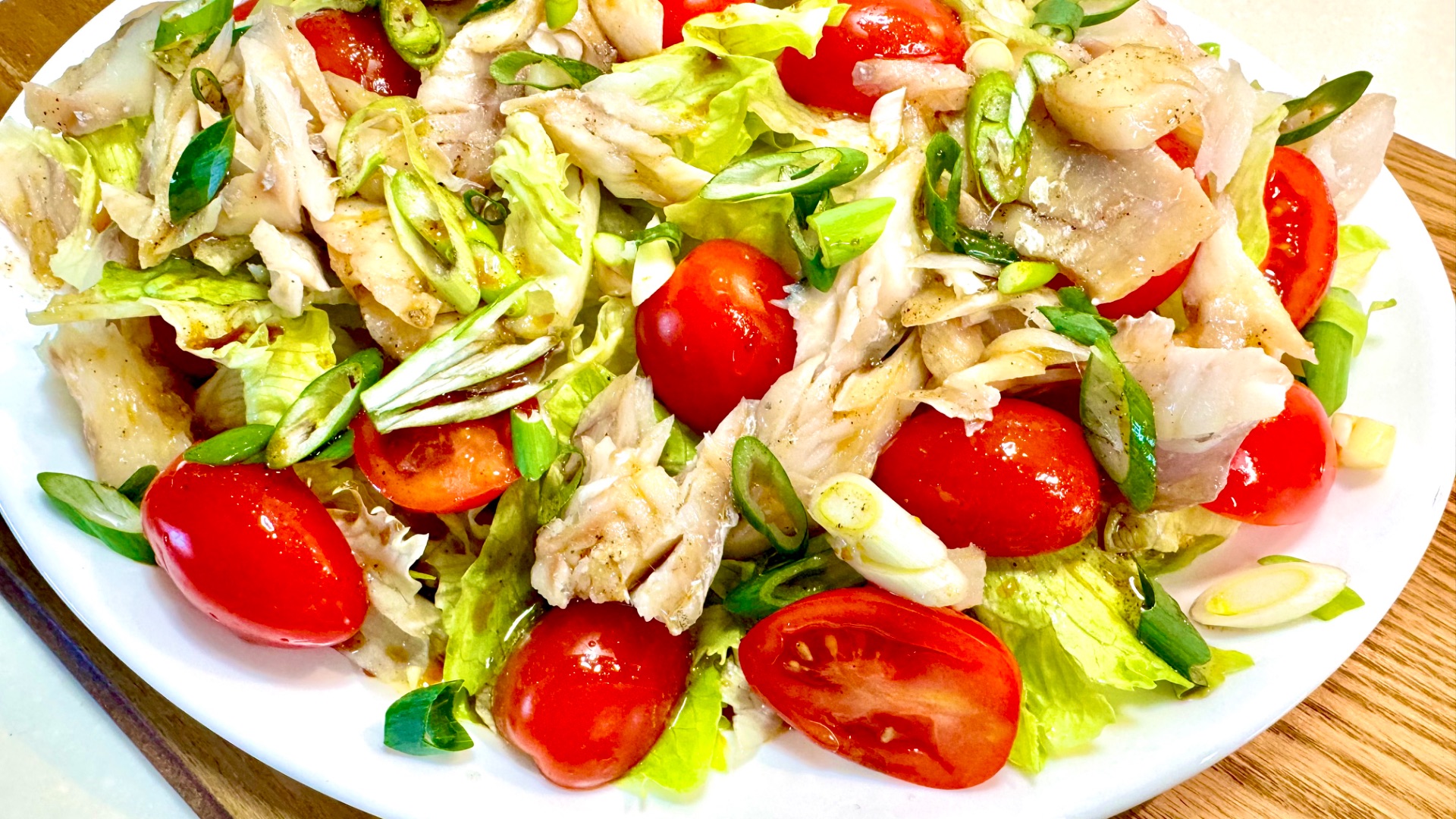 Полезный и вкусный рыбный салат! смотреть онлайн