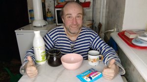 завтрак с Рыжулей. завтра пойду в госкопорацию. мукбанг. обжор. еда на камеру. диета. шизофрения.