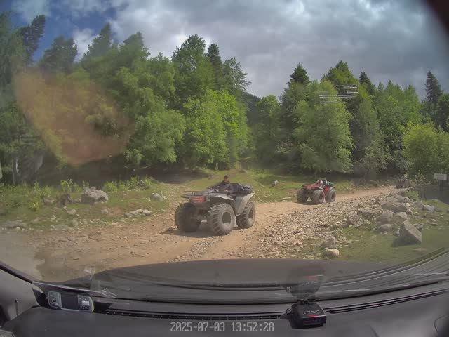 Дорога в сторону Софийских водопадов (Архыз) смотреть онлайн
