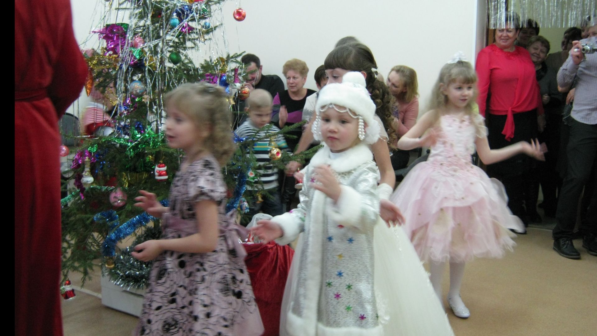 Елка в Управлении ПФР г. Тейково. Архив. смотреть онлайн