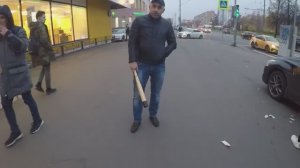 СтопХам-Выскочил с битой, поставили на место