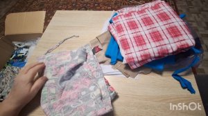 Разбираю завалы лоскутов. Кладовка завалена всяким добром, куда это всё девать?