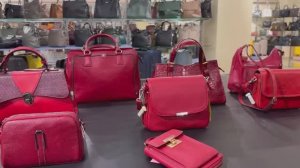 Сумки красного цвета из натуральной и искусственной кожи