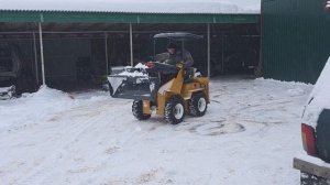 490 погрузчик уборка снега стандартным ковшом