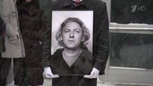 В Москве простились с телеведущим, продюсером и режиссером Александром Олейниковым.