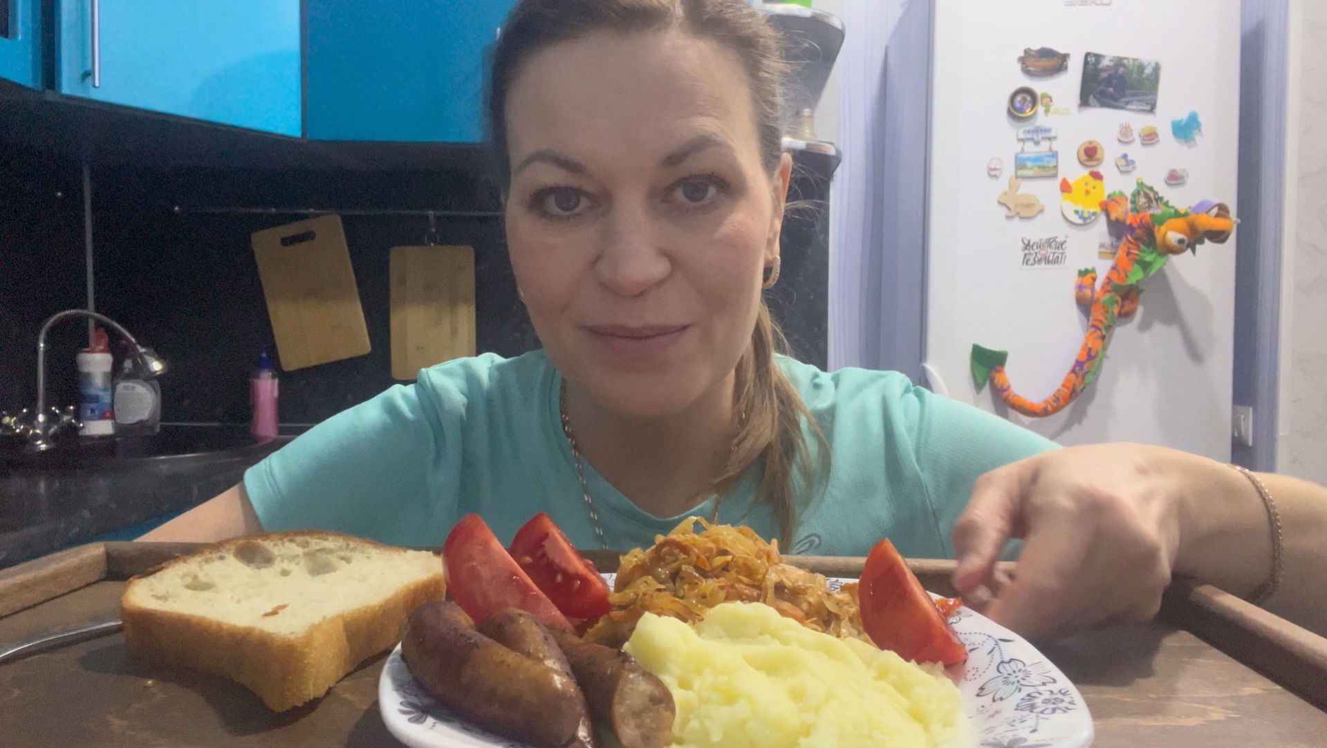 МУКБАНГ ЖАРЕНЫЕ КОЛБАСКИ,КАПУСТА И ПЮРЕ/MUKBANG ЕДА ОБЖОР смотреть онлайн