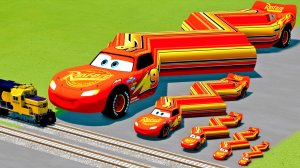 Большие и маленькие Молнии Маквины против спуска и паровозика!