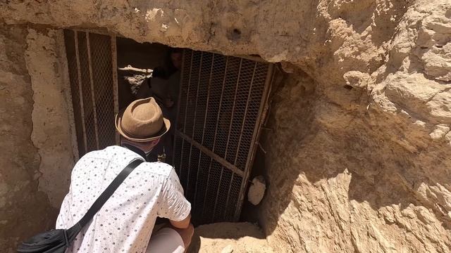 Пирамида Гиза что под землёй?.mp4