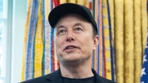 Скандал вокруг Stаrlink: почему Маск назвал главу МИД Польши «слюнявым имбецилом»